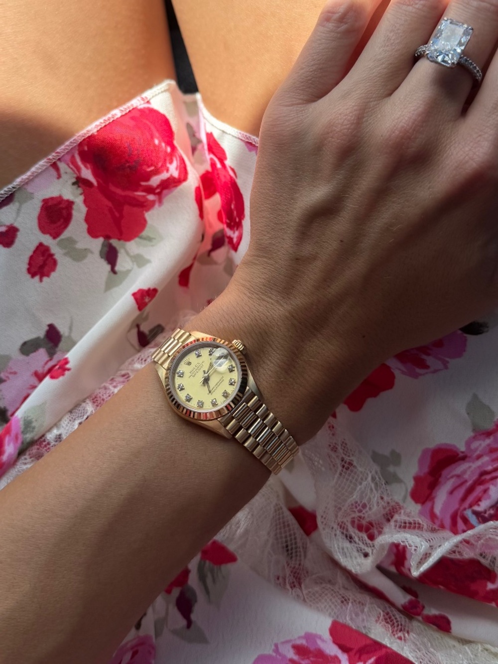 100% Authentic Rolex Lady-Datejust 26mm with original diamond dial Yellow Gold - Picture 3 of 11